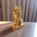 Golden geometric lion crown resin ornament desktop decor sculpture for living room gift - Small (8*12*22.5CM) / Gold