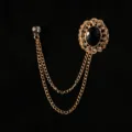 Elegante spilla a catena dorata con una gemma nera sfaccettata e dei cristalli. - Oro con Gemma Sfaccettata Nera (Stile 8)