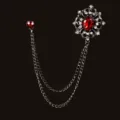 Elegante spilla vintage in argento con gemma di rubino rosso e catene doppie. - Argento con Gemma Rossa in Base Svuotata (Stile 11)