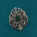 Broche estilo barroco vintage con cristal de gota verde y diamantes de imitación - Estilo Verde Oscuro