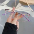 Fashionable purple and gold cat-eye glasses frames for women with anti-blue light lenses - Photochromic Lens Style (95-208) / Purple Gold