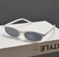 Lunettes de soleil chic à petite monture ovale blanche pour femmes avec verres foncés - Monture Blanc Cassé Verres Gris