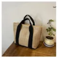Bolso tote de paja tejida a mano con asas de lona negra para las vacaciones de verano - Negro