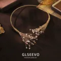 Gargantilla dorada multicapa de diseño original con perlas naturales y alambre fino - Collar de Perlas Naturales Envuelto