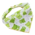 Gedetailleerde close-up van huisdier bandana met groen kikkerpatroon en gele stiksels - S (58*41*41cm) / Cartoon Kikker Print / Wit