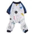 Detailansicht eines leichten Haustier-Jumpsuits mit Galaxie- und Weltraum-Motiv - XS / Denim-Blau