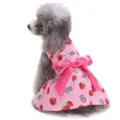 Rosa Erdbeer Hundekleid mit Satinschleife, modisches Sommeroutfit Detail für kleine Hunde. - Erdbeere
