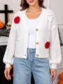 Vue détaillée du cardigan en tricot blanc d'Halloween pour femme avec de jolis patchs mignons. - S / Blanc