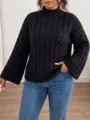 Schwarzer Grobstrick Pullover mit Rollkragen und Trompetenärmeln für Damen im Detail. - 3XL / Schwarz