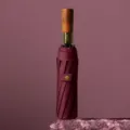Ombrello pieghevole automatico rosso vino con manico in legno, protezione solare. - Borgogna