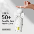 Mini ombrello pieghevole portatile bianco con fiocco e protezione solare UPF 50+ - 8 Bacchette 5 Pieghi (Rivestimento Nero) / Bianco
