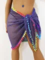 Plus Size lila Netz Strand Bikini Cover Up Sarong mit bunten Pom Pom Fransen Details. - Einheitsgröße / Lila