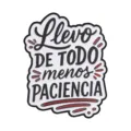 Enamel pin badge with Spanish slogan Llevo de todo menos paciencia on white back - White Red Speech Bubble (QHXZ6885)