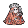 Oranje spook emaille speld met suikerschedels en bloemenkrans voor het Halloween. - Oranje Geest Die Koffie Vasthoudt (UVXZ525)