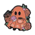 Emaille speld met een oranje spookje met koffie concha en goudsbloem bloemen - Geest Met Koffie Brood En Bloemen (UVXZ526)