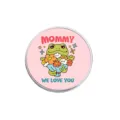 Mignon badge broche en métal grenouille avec fleurs et texte « MOMMY WE LOVE YOU ». - Style Grenouille tenant des Fleurs (YP3823)