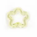Transparant gele acryl holle ster bedel close-up perfect voor DIY sieraden knutselen. - 11 Transparant