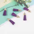 Lila Wildleder Quasten mit Goldkappen 30mm DIY Schmuckherstellung Zubehör Anhänger - 20er Set / 08