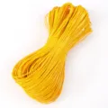 Detalle macro de cordón de cuero PU trenzado amarillo plano brillante de 2 mm para bricolaje - Aprox. 10m/Manojo / Amarillo (09#)