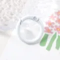 Primer plano detallado de anillo de resorte de metal blanco para accesorios de joyería - 23# Blanco