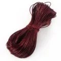Cordón de cuero PU de 2mm rojo vino con textura agrietada láser para trenzado de joyas - 2 Metros/Paquete / 10#Granate