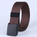 Bruine canvas riem met duurzame kunststof gesp, casual tailleband voor dagelijks gebruik en outdoor. - koffiekleur / 100-135CM