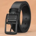 Cintura in pelle business casual da uomo con classica fibbia in metallo nero. - 120cm / Nero [Chiusura nera]