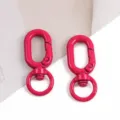 Mousqueton tournant en métal coloré accessoire de sac porte-clés DIY vue de détail gros plan - Rose rouge