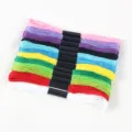 Gedetailleerd overzicht van kleurrijke 6-draads polyester borduurgaren voor kruissteek - 12 Stuks / Gemengde Kleuren