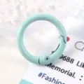 Primer plano de hebilla de anillo de resorte verde menta de 23mm para llavero DIY - Azul Claro (FL0739)