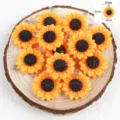 Detaillierte Nahaufnahme von Sonnenblumen-Harzanhängern mit 18mm x 22mm Abmessungen - Sonnenblume (FL0593) / 5 Stück Packung (18mm)