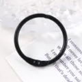 Detailweergave van een 30mm zwart mat gelakte metalen bindring voor DIY-stationery - Zwart