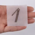 Motivo de pedrería número 1 termoadhesivo cristal brillante para decoración de ropa y accesorios. - Número 1