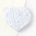 Perles rondes en acrylique blanc dans un plateau en forme de cœur pour bijoux DIY - 40 Blanc