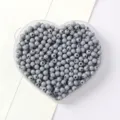 Perles rondes en acrylique gris dans plateau cœur pour création de bijoux DIY - 26 Gris
