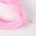 Detailansicht eines 5mm siebenkernigen pink-weißen Paracord-Seils für DIY-Handwerk - 35# Hellrosa