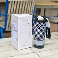Minimalistischer 550ml Edelstahl-Kaffeebecher mit Karomuster, Tragegurt und Verpackung - 500ml / Schwarz Kariert (WB-9058)