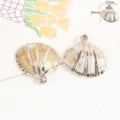 Ciondolo conchiglia in acrilico imitazione bordo dorato per accessori collana fai da te. - Guscio (29x27mm) / 1 Pezzo