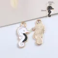 Geemailleerd zeepaardje legering bedel hanger voor DIY armband ketting sieraden, 20mm - Zeepaardje / 1 Stuk / Wit
