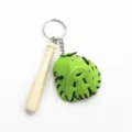 Creatieve groene honkbalhandschoen met mini houten knuppel sleutelhanger voor tassen - Groen En Zwart Stijl
