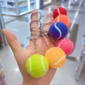 Juego de llaveros de mini pelotas de tenis de colores con anillas para aficionados al deporte - Estilo Tenis / 1 Pieza / Multicolor