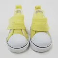 Makroansicht von 5 cm gelben Miniatur-Klettschuh aus Segeltuch für BJD- und Stoffpuppen - 5x2.5x3cm / Gelb