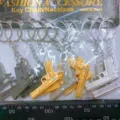 Miniature Beretta 92F metal gun keychains in gold and silver finishes, 5cm length - Beretta 92F Style / Tri-Color Pistol