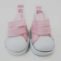 Nahaufnahme von 5 cm großen rosa Puppensneakern mit weißer Gummikappe und Klettverschluss - 5x2.5x3cm / Rosa