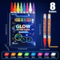 Set van 8 glow in the dark markers voor knutselen met afmetingen gelabeld - Acht Kleuren Set