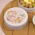 Boîte ronde en fer blanc, petit format style bas, idéale pour biscuits, bonbons et emballage cadeau. - Lapin rose à une couche 16B