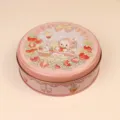 Boîte ronde en métal rose avec un joli motif de lapin et fraise, parfaite pour biscuits. - Lapin fraise à une couche 17B