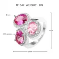 Detailansicht eines silbernen Messingrings mit drei ovalen rosa Zirkoniasteinen - US Größe 6 / Platin Rosa