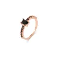 Eleganter rosévergoldeter Ring mit einem rechteckigen schwarzen Zirkon-Edelstein - Größe 6 / Smaragdschliff Pave Stil (R130) / Roségold (Schwarzer Zirkonia)