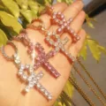 Scintillanti ciondoli Ankh e croce in zirconia da 5 mm in finitura oro e argento. - Stile Croce Ankh (Placcato Platino / Strass Bianco) / Solo Ciondolo (Senza Catena)